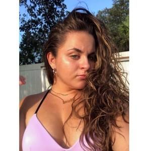 Meet your Posher, Rosana